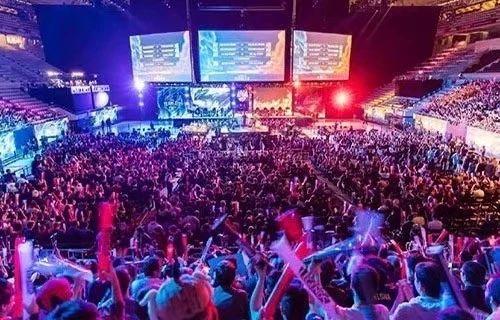 更是一座连 更是一座连