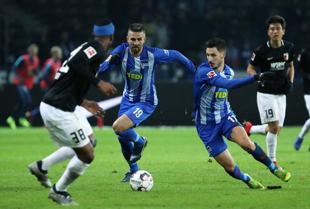 备受瞩目的 备受瞩目的